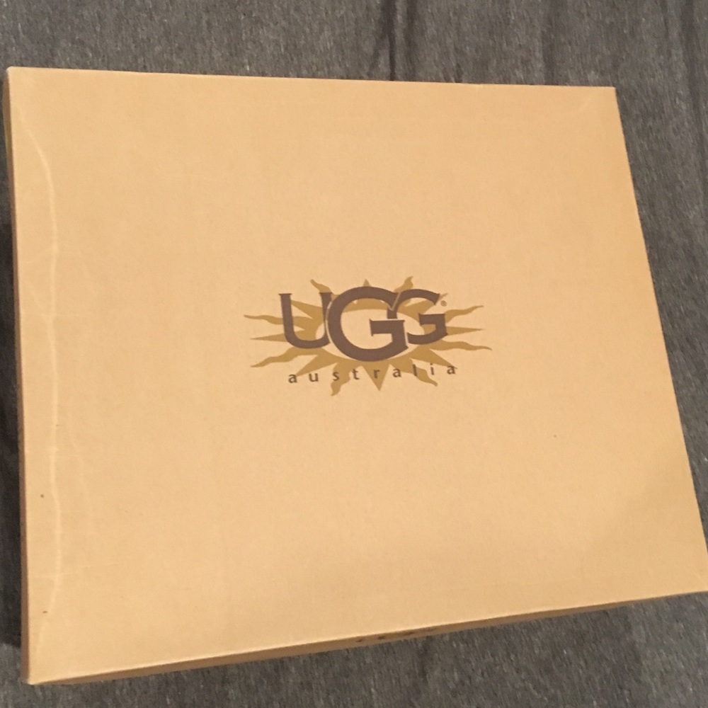 Ugg Bailey Button Logo - image 8